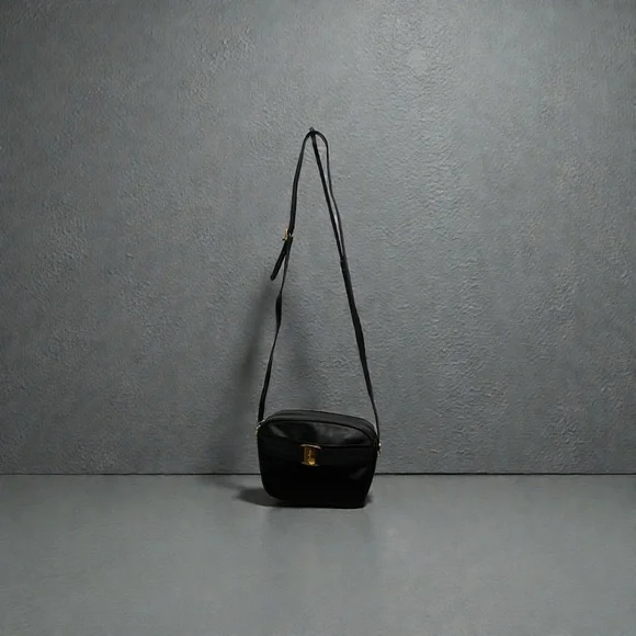 Salvatore Ferragamo Black Leather Bag - Picture 6 of 13